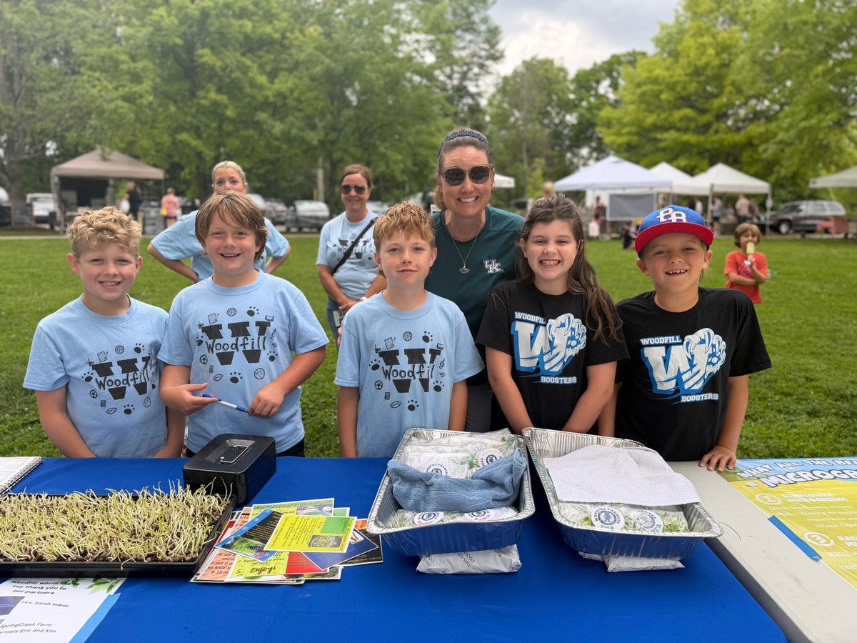 FTSchools's tweet photo. Did you see our @FTWoodfillES Wildcats at the Fort Thomas Farmers' Market after school?

Our third grade students are implementing science learning in a real-world setting by selling microgreens--such a memorable way to learn about food, nutrients, farming and business!
@FTSUPT https://t.co/NyDgxan3aZ