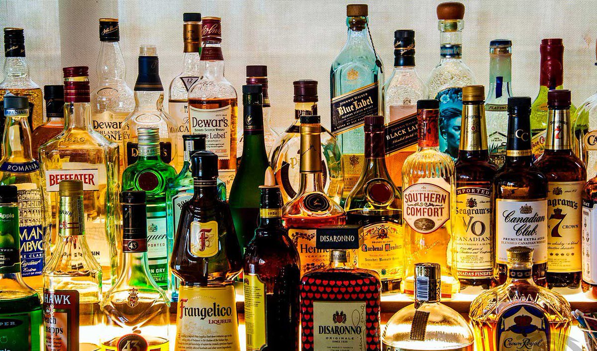 cestashop_'s tweet photo. ¿Por qué unos destilados son transparentes y iris de color oscuro? 🥃🍸
https://t.co/a34SySggTp

#CestaShop #TuBodegaEnCasa #Vino #Wine https://t.co/Vcdx4KJhhe