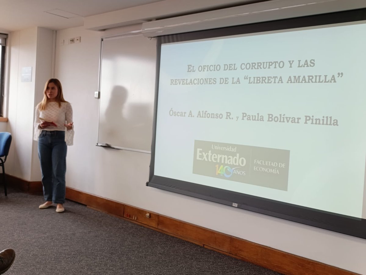 Economía UExternado tweet media