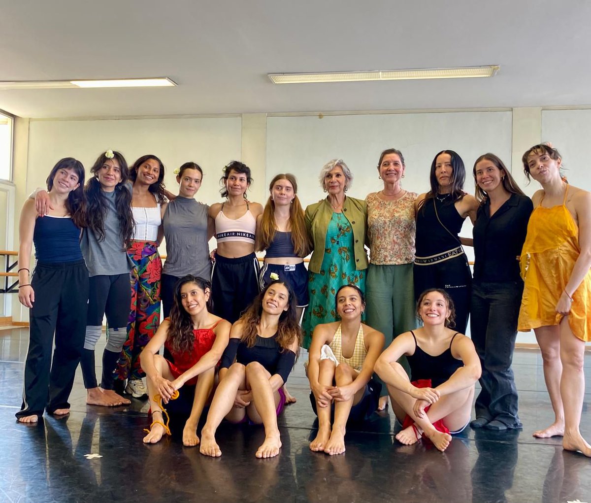 PalacioOficial's tweet photo. Revolución diamantina, de Gabriela Ortiz, llega al Palacio de Bellas Artes, bajo la dirección de Lina González-Granados y con la participación del CEPRODAC y la Orquesta Urtext.

📅JULIO 4, 19 | 5, 17 h
📍Sala Principal, #PalaciodeBellasArtes
🎟️Taquillas y https://t.co/Xn6crYwNHX https://t.co/Kl0xXzx7ON