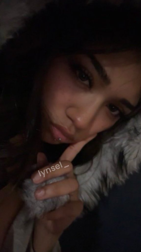 sel tweet media