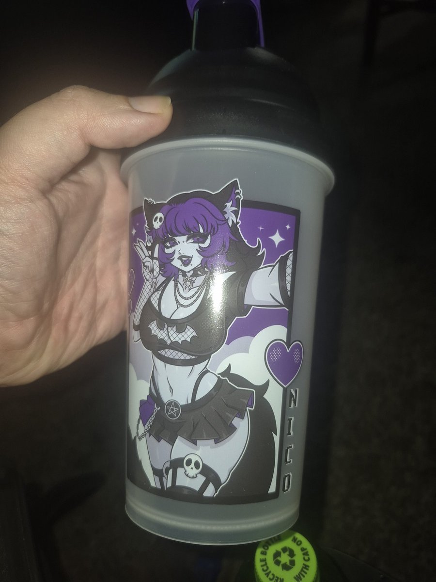 UnseeingBow's tweet photo. I got my nico cup yippee 😊
@NicoENVT https://t.co/KUNlrAM2QJ