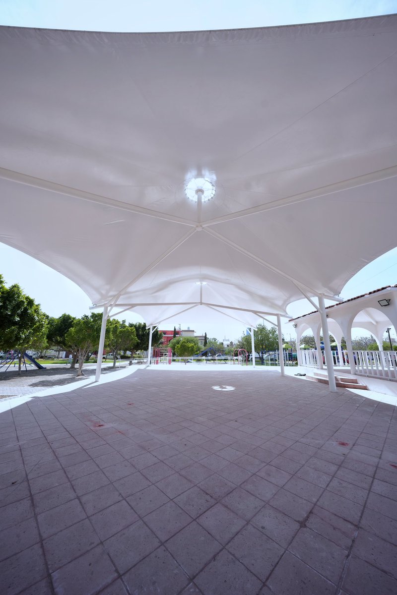 FeliFerMacias's tweet photo. Seguimos cumpliendo compromisos, trabajando cerca de la gente y entregando resultados en las colonias de Querétaro.

En Lomas del Marqués entregamos un nuevo espacio multifuncional para que las familias convivan, hagan actividades y disfruten de un entorno más digno y ordenado.

#PromesaCumplida
#QuerétaroConFuturo