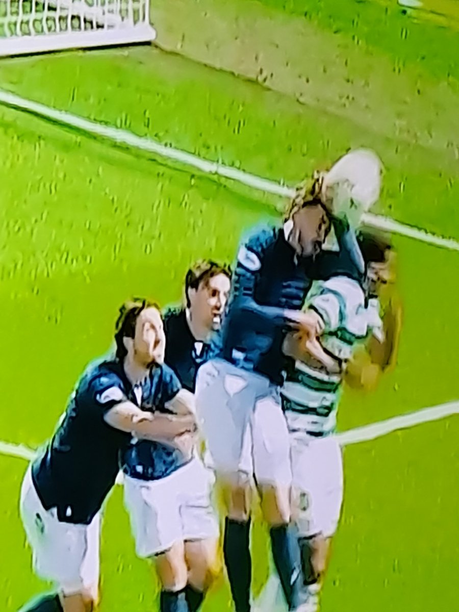Choccy07Joe's tweet photo. @thereyouare1888 @JeffStelling @GaryLineker Sean.... sky angle on my tele. Don't know how dky pundits say no pen, when hand is behind ball on sky TV.  Do var have additional data is my question.... but also was elbow in head, I actually thought it wax for that. https://t.co/c4yJvCsUG3