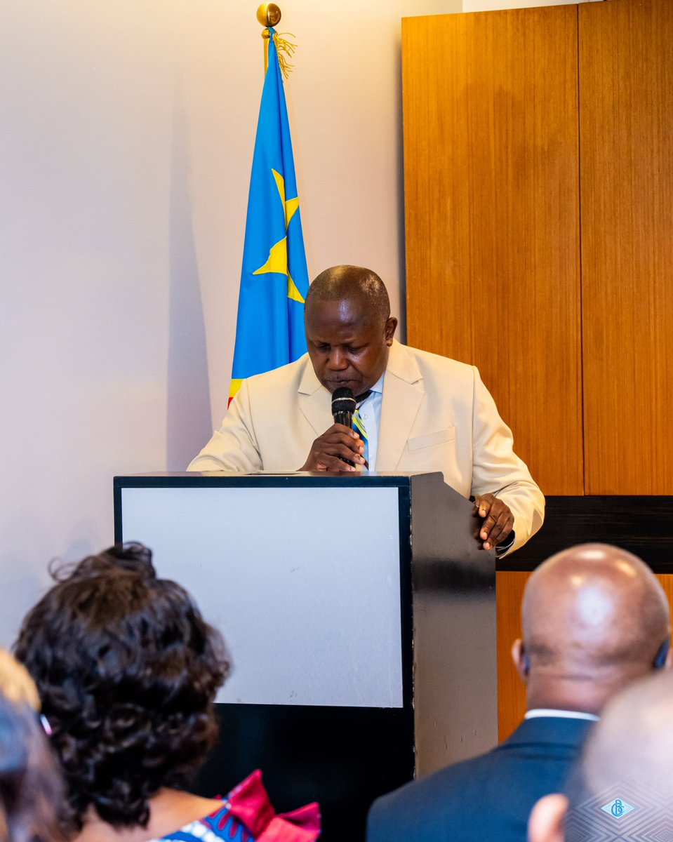 padsfi_rdc's tweet photo. La cérémonie s’est déroulée en présence notamment de Monsieur le 2e Vice-Gouverneur de la @BCC_RDC, du Coordonnateur du PADSFI, du Directeur Général de la DGDP, ainsi que du Directeur Général de la DGTCP, représentant SEM le Ministre des Finances @LikundeR 
(2/2) https://t.co/4NK4GHJo6v