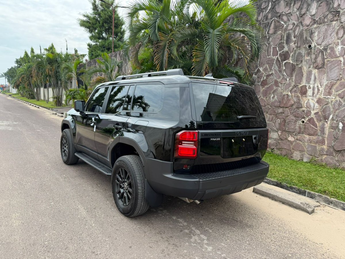 KS00243's tweet photo. TOYOTA LAND CRUISER PRADO à Vendre 🚘 

🔘 Année de fabrication 2025
🔘Transmission automatique 
🔘 Moteur essence 
🔘 Kilométrage 00km
🔘 Volant gauche 
🔘 Intérieur en cuir 
🔘 Climatisation impeccable 

💵 Prix : 95 000$ à discuter 

☎️+243819653871
📱+243971375343 https://t.co/mtxecMH388