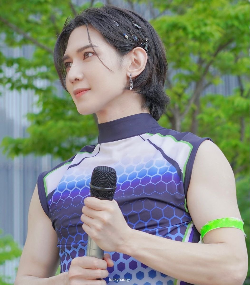 YEOTEEZx's tweet photo. HE WAS THE PRINCESS THAT DAY >< https://t.co/hLQBAeshNX
