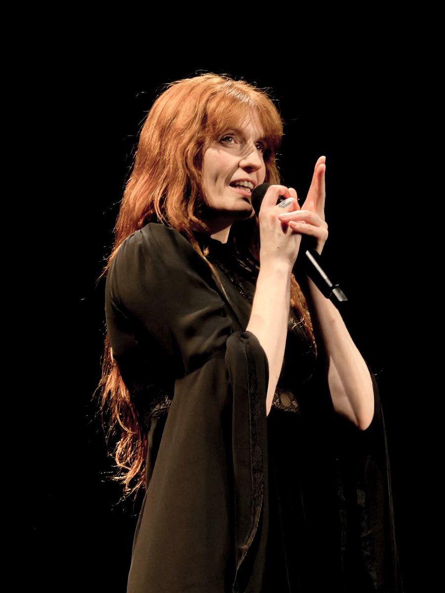 pics of florence welch tweet media