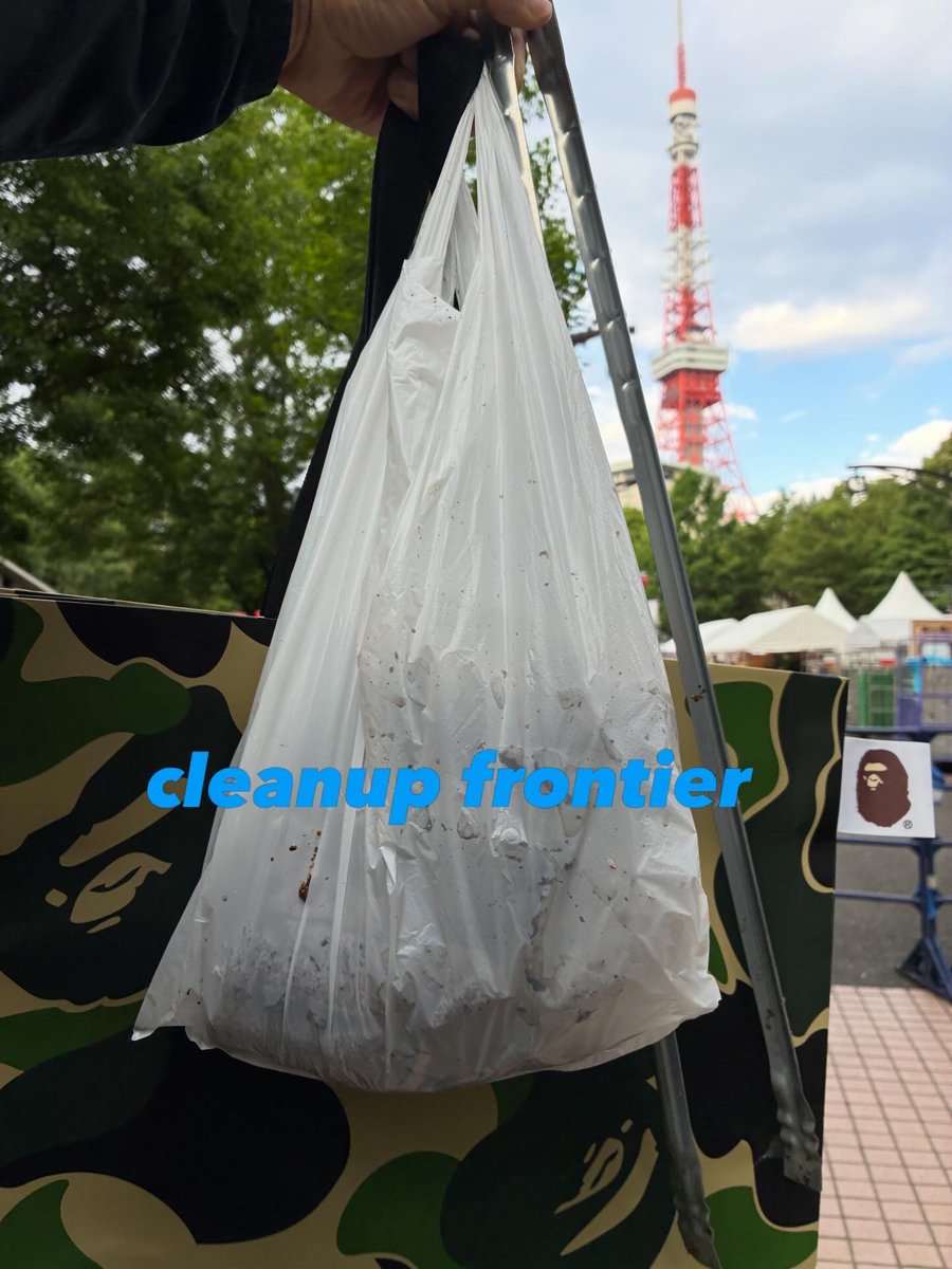 CleanupFrontier's tweet photo. 雨上がりのクリーンナップ
昨日の夕立で夜に外飲みをする人が
居なかったので公園はゴミが少なかったです
4号地では週末からのイベント準備が進められいます
週末にはたくさんの人が来園しそうです
みなさん楽しんでいただけると良いですね https://t.co/pkqj4vT3j4