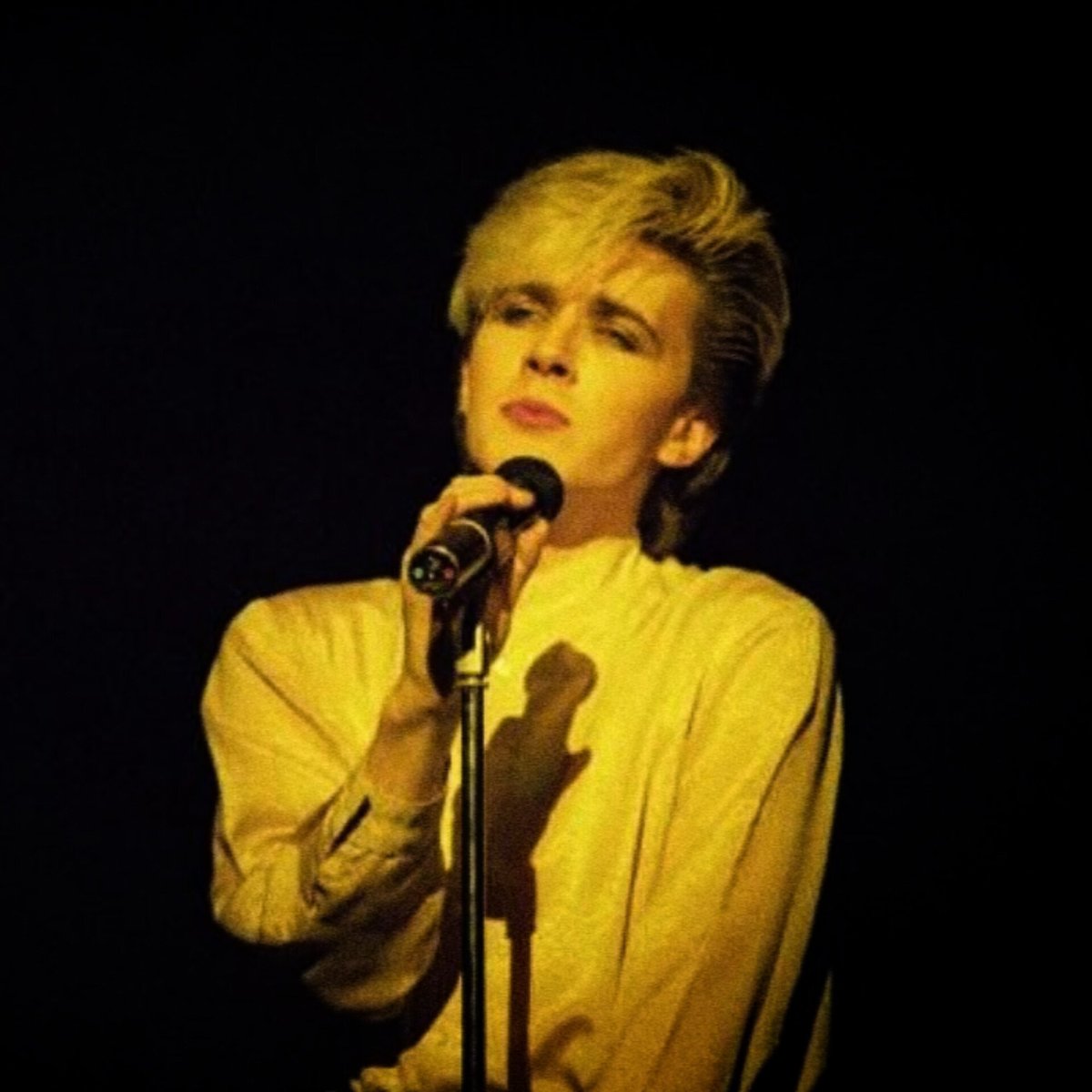 msdhpp's tweet photo. David Sylvian https://t.co/6Cm0uebMBm