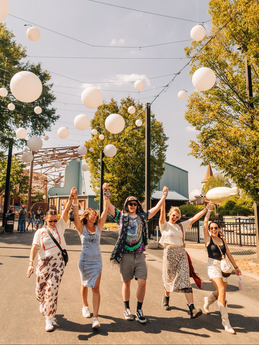 kyexpocenter's tweet photo. The vibes @BourbonNBeyond brings to the Kentucky Exposition Center and @KentuckyKingdom 🤌✨

We are counting down the days until September 24th. Who are you most excited to see hit the stage? 👀 https://t.co/wFGsnwB9iV