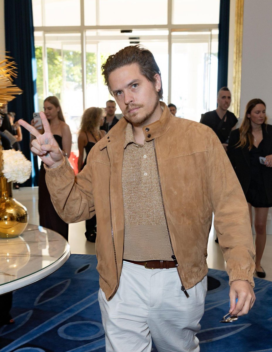 acervo dylan sprouse tweet media
