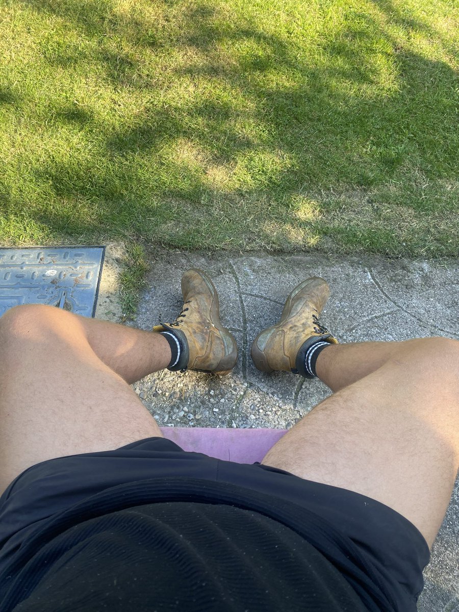 TomPhoenixFeet tweet media