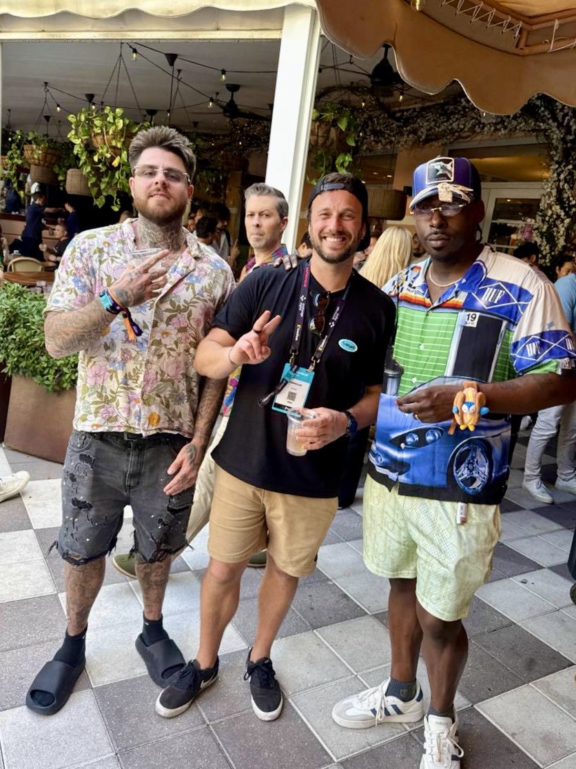 1LIFTT's tweet photo. caught up w/ the @bitget team in miami to talk multi-chain -vision-
the institutional bridge is being built.
🏛️⛓️ #Bitget #LIFTT #ISO20022 https://t.co/H0VuQXpPJ0