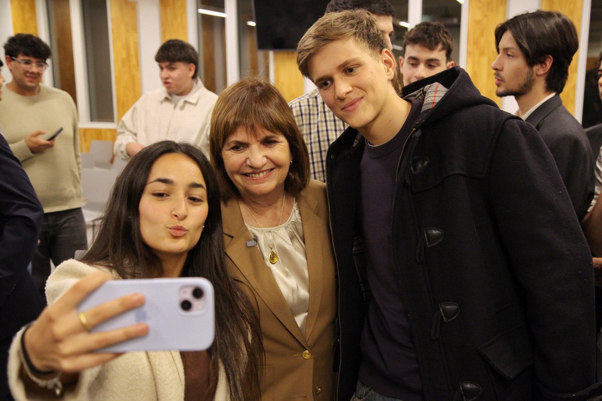 Patricia Bullrich tweet media