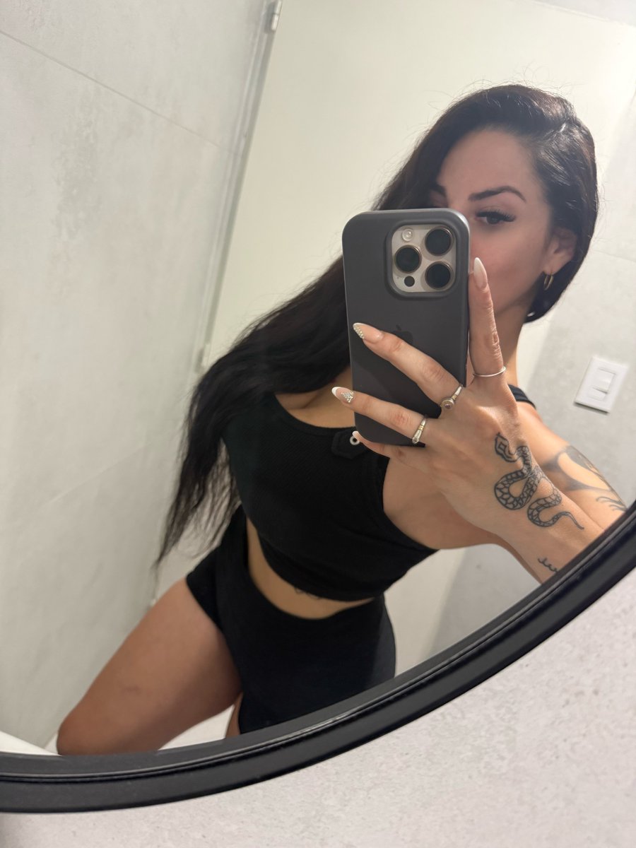 CanWeingar97869's tweet photo. hey guys #BaddiesUSA https://t.co/K1D1s42jJX