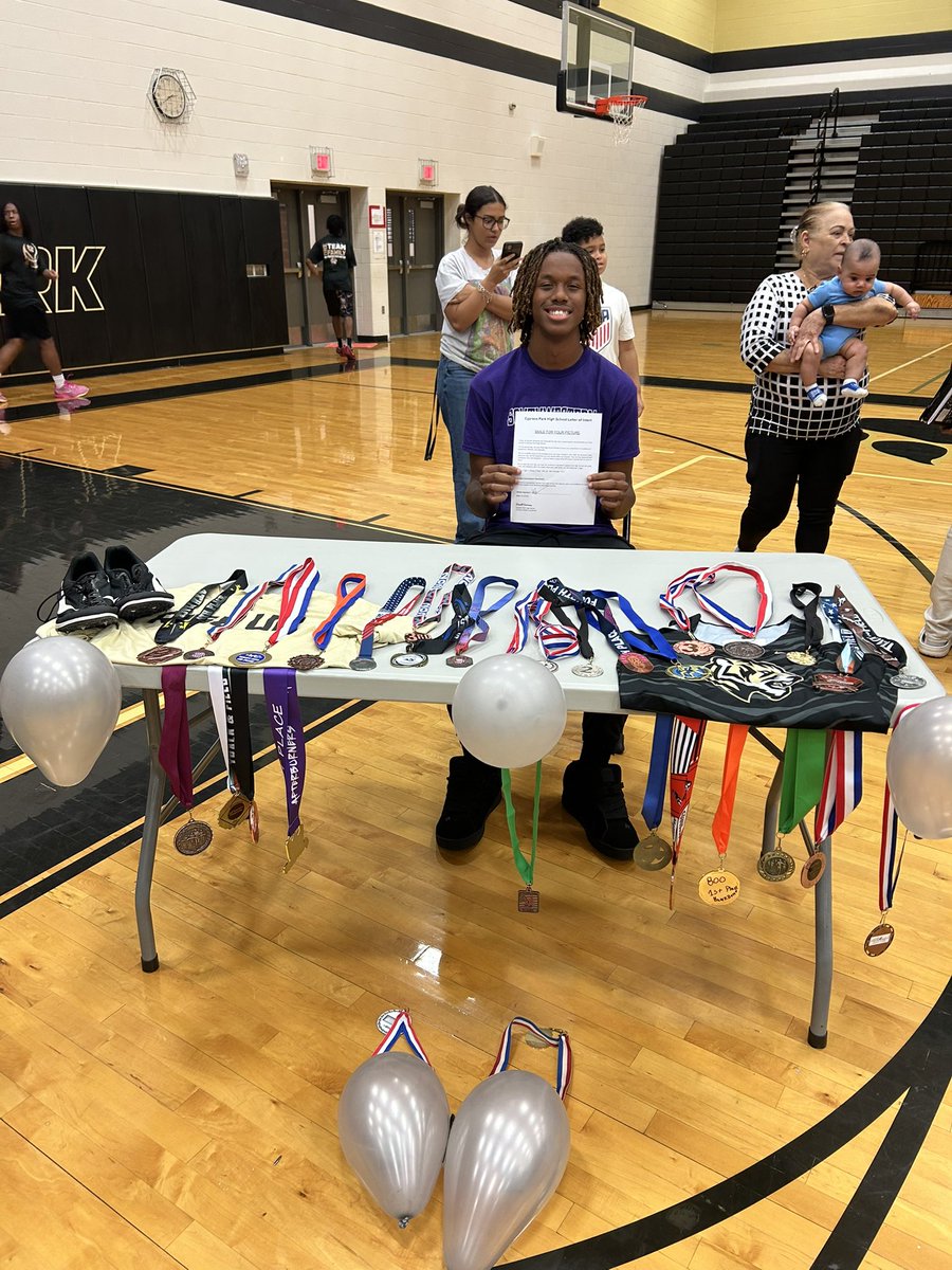 CyParkBoysTrack's tweet photo. An awesome day of celebrating LJ Harrison at Signing Day. He has been a major contribution to this program and it’s success. His hard work has now paid. Thank you for your dedication! We appreciate you and good luck LJ!

@CyParkAthletics https://t.co/Xw1KffNDdO