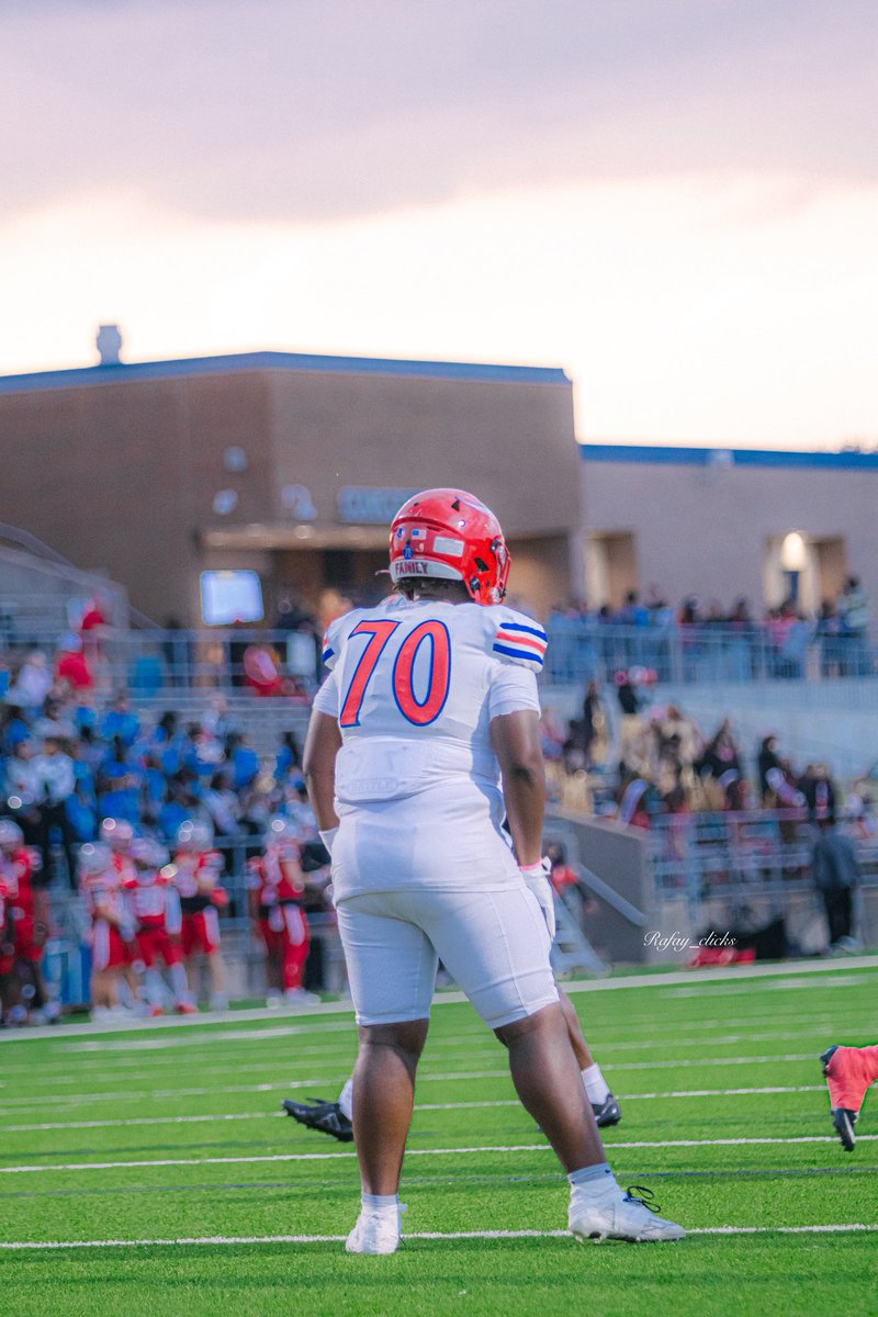 AlexAderungboye's tweet photo. Full Sophomore Season Highlights ✝️⭐️

CO 2028 OG/OT 
6’2 270 lbs 
8 pressures allowed 
475+ Snaps Played 
Started All 10 Games 
COACHABLE!

@DullesFootball @CoachL_ONeal @TomLoy247 @samspiegs @BrandonHuffman @ChadSimmons_ @Andrew_Ivins @CoachGarrey 

https://t.co/DL072tHVeK https://t.co/rLlODTTGX5