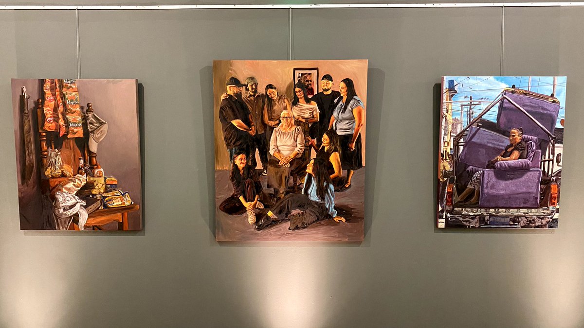 TeatroLuisPoma's tweet photo. El #Acto2 también se vive más allá del escenario.
 
Tendremos el taller “La luz en escena” (14 y 15 de mayo) y la exposición “Ángela”, de Fernando Trujillo, disponible del 13 de mayo al 15 de junio. Una reflexión sobre las maternidades salvadoreñas desde lo cotidiano y lo social. https://t.co/SKKELiYSUi