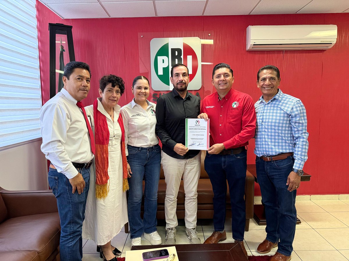 CDEPRISinaloa's tweet photo. Nuestra dirigencia estatal tomó protesta a Joel Manzón Andrade como nuevo Coordinador Estatal de Afiliación y Registro Partidario. 🤝🇲🇽
Con trabajo, cercanía y compromiso, seguimos construyendo un partido fuerte y cercano a la militancia sinaloense.
#PRISinaloa #Afiliación #RegistroPartidario
