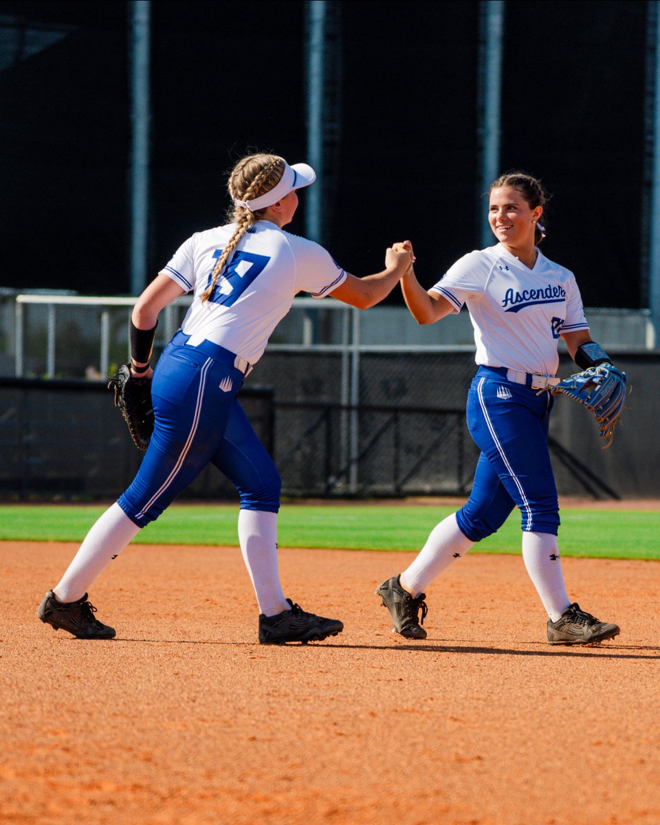 IMG Academy Softball tweet media