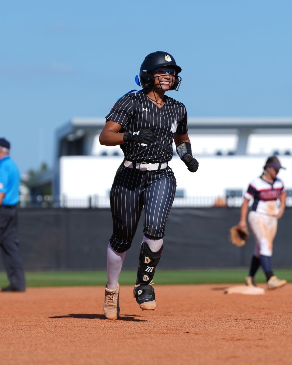 IMG Academy Softball tweet media