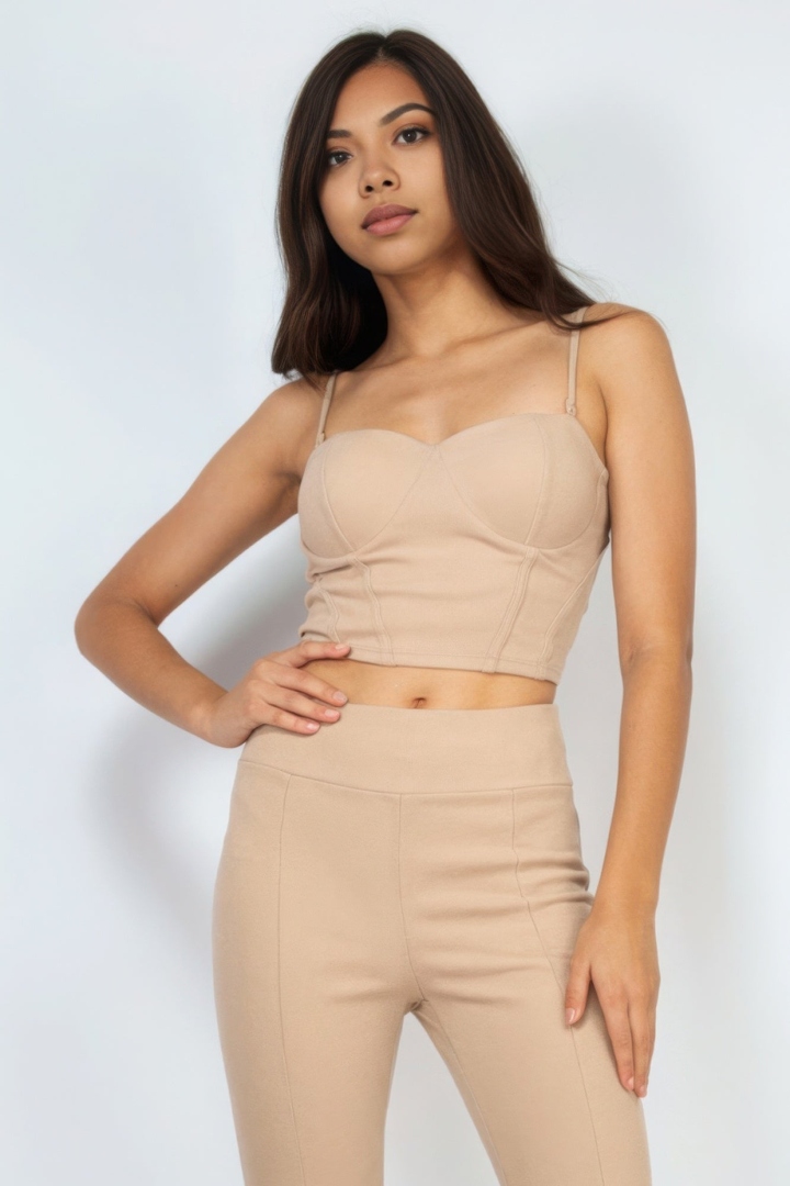 FashionsEnvy1's tweet photo. Stepping out in style just got easier ✨ This Corset Bustier Sweetheart Crop Top blends elegance with comfort. Flattering fit and soft taupe. Shop Now 👉 #corsettop #crop top outfit #sweetheart neckline #bustier fashion #knittop taupe https://t.co/gKG6E5wB4g