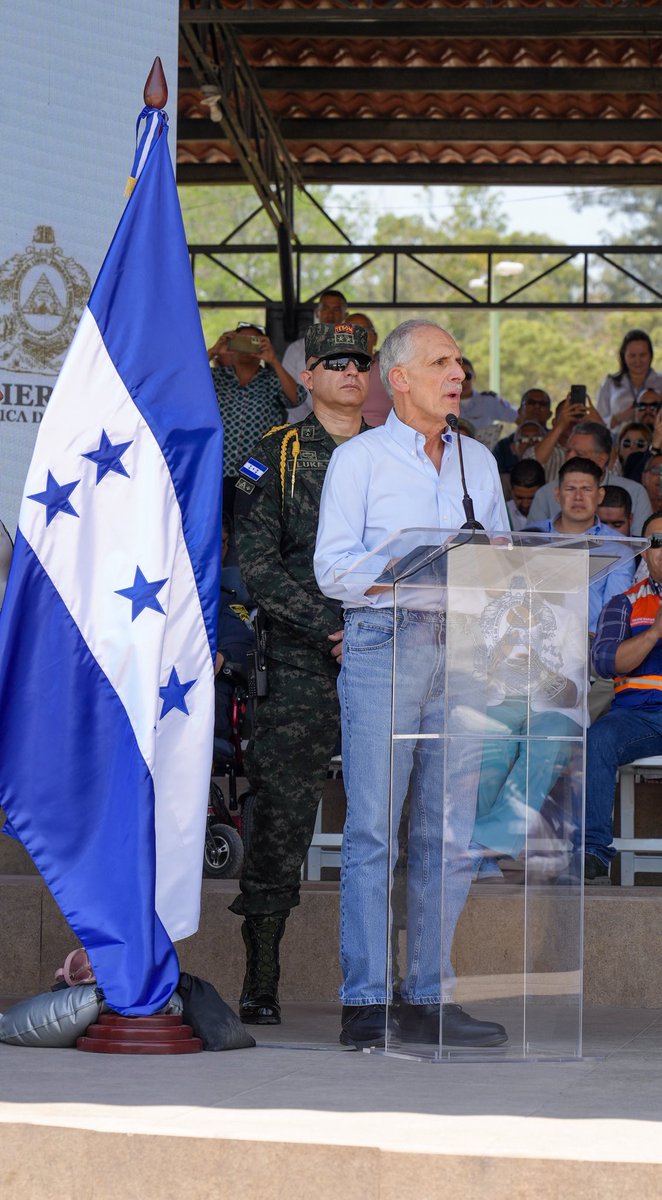 injupempHn's tweet photo. 🇭🇳 Estuvimos presente en el lanzamiento de la Jornada Nacional de Vacunación, encabezada por el presidente de la República, @TitoAsfuraPHN, una iniciativa que busca proteger la salud y la vida de millones de hondureños a nivel nacional. 💉

#HondurasVamosAEstarBien https://t.co/Boioruf3Tt