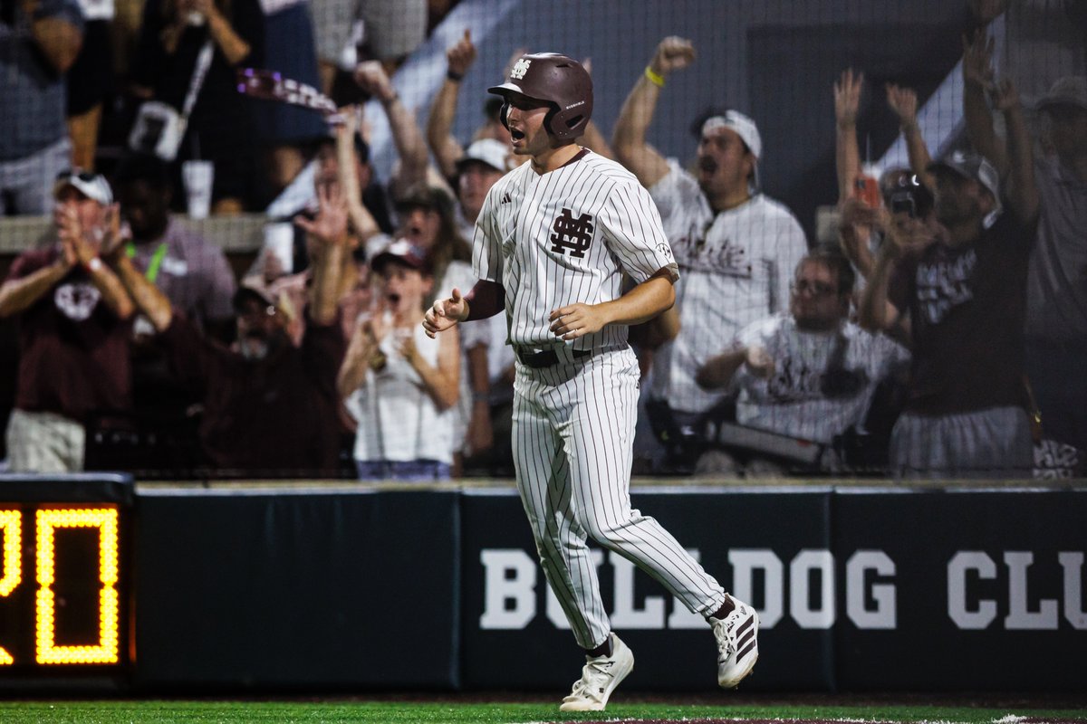 HailStateBB's tweet photo. Diamond Dawgs JT Schnoor and Gatlin Sanders joined the Dear Ol' State podcast!

💻:  https://t.co/YHhRSTQJEC
🍎:  https://t.co/hQG3zGdRQ9
🟢:  https://t.co/nxytCsSVVf

#HailState https://t.co/st38jAi22h