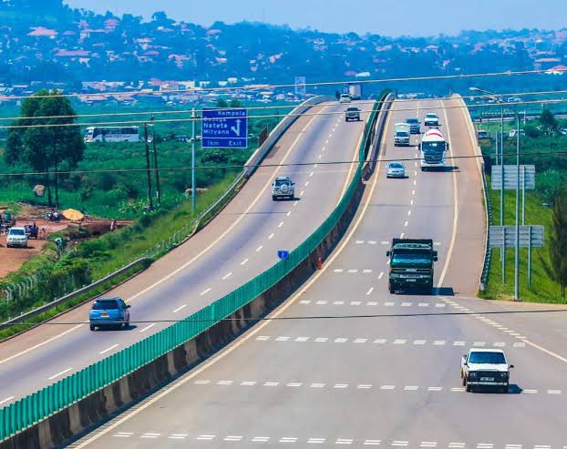BwambaleRene's tweet photo. Bridges built, roads paved, and power generated. Thank you, President Museveni (@KagutaMuseveni ), for delivering on the 2021-2026 manifesto! #ManifestoFulfillment #BuildingUganda https://t.co/9hOnKh1fP8