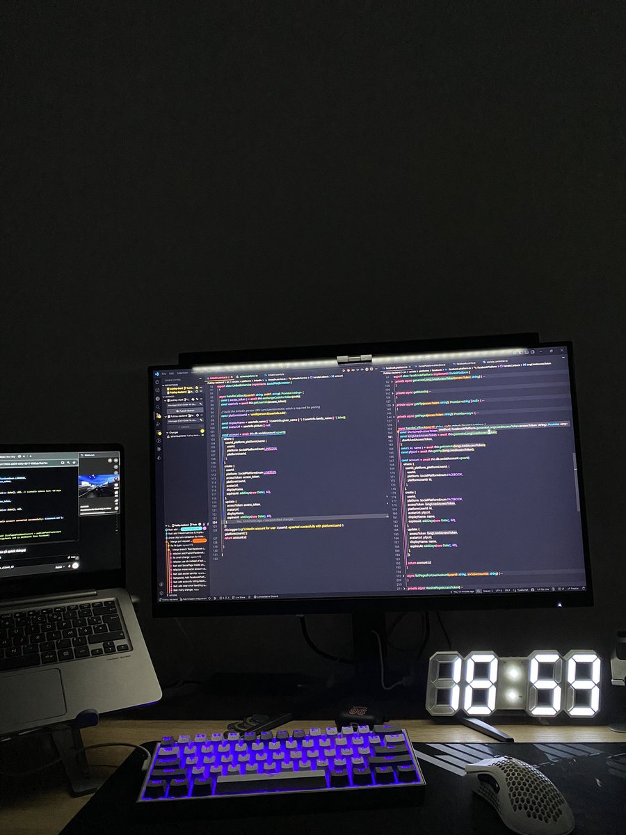 BronoRayane's tweet photo. Any vibe coders here ? 
Pushing to prod and praying 🤝 
#coding #vibecoding https://t.co/S2PrUoRjsU
