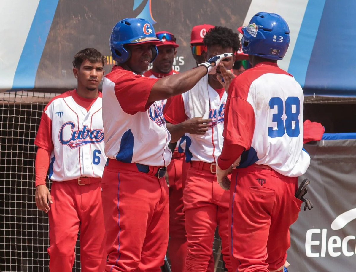 CMKC_Deportes's tweet photo. 🇨🇺🥎| Cuba anunció la preselección masculina de sóftbol que iniciará su ruta hacia los Juegos Centroamericanos y del Caribe de Santo Domingo 2026, con 23 jugadores convocados en la capital.

•
•

#SantiagoDeCuba @LaCmkc https://t.co/wNa04fp2Kl