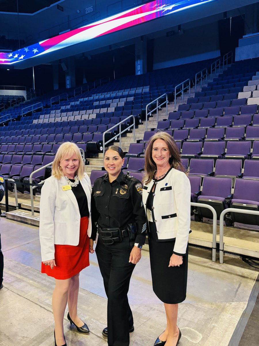 CWAnnOBrien's tweet photo. I attended the Annual Police &amp; Fire Prayer Breakfast this morning at @gcu Congratulations to Bob Andress with @PHXFire! Bob was awarded Dispatcher of the Year by the First Responders Ministry. https://t.co/wEvr70hWYy