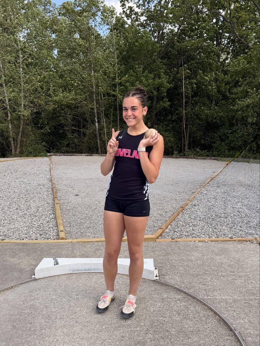 NieseBecky's tweet photo. ECC shot put champion! https://t.co/mR0XtRUMfs