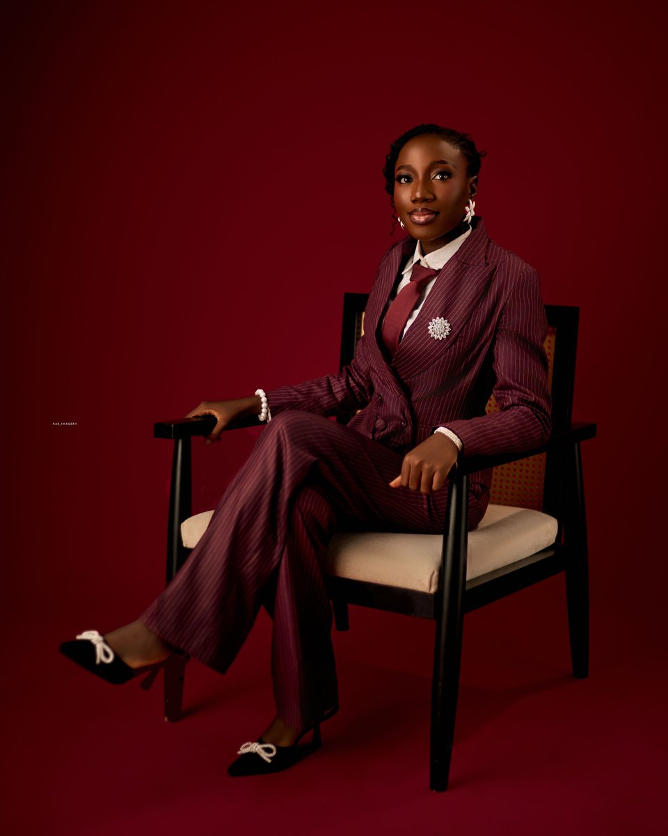 Derayo30's tweet photo. From “I’m studying it” to “I’m now in the profession” 🎓✨
Congratulations to me🎊.
Grateful to God for the journey 🙏✨
Reintroducing,
MLSct. Bakare Damilola
BMLS (Ibadan), AMLSCN ✨
#FreshlyMintedScientist
#TheFirstAndTheBest https://t.co/RlHmEVwdzL