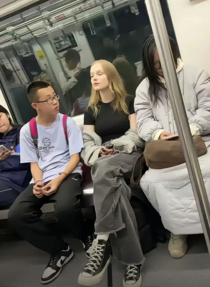 Tina Chen tweet media