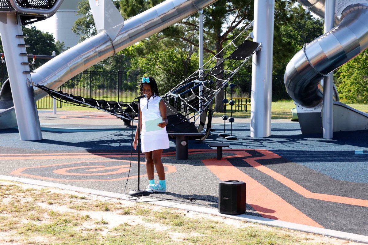 HumbleISD's tweet photo. 📸: A beautiful evening to dedicate the “Futuristic”-themed playground at @HumbleISD_LLE … Awesome performance by the Wildcat Steppers and inspirational speeches and poems from Lakeland Elementary Students!! 

Let’s Play!! #FocusOnTheGood https://t.co/5qedWKzYzO