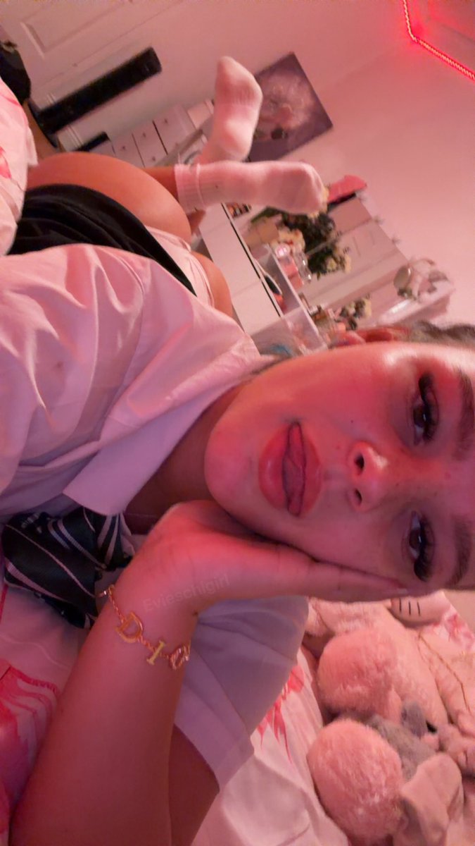 evieschlgirl's tweet photo. Do uniform chavs help u get off? #schoolie #uniform #chav #ukgirls #ukwankchat https://t.co/dzEuWHthHD