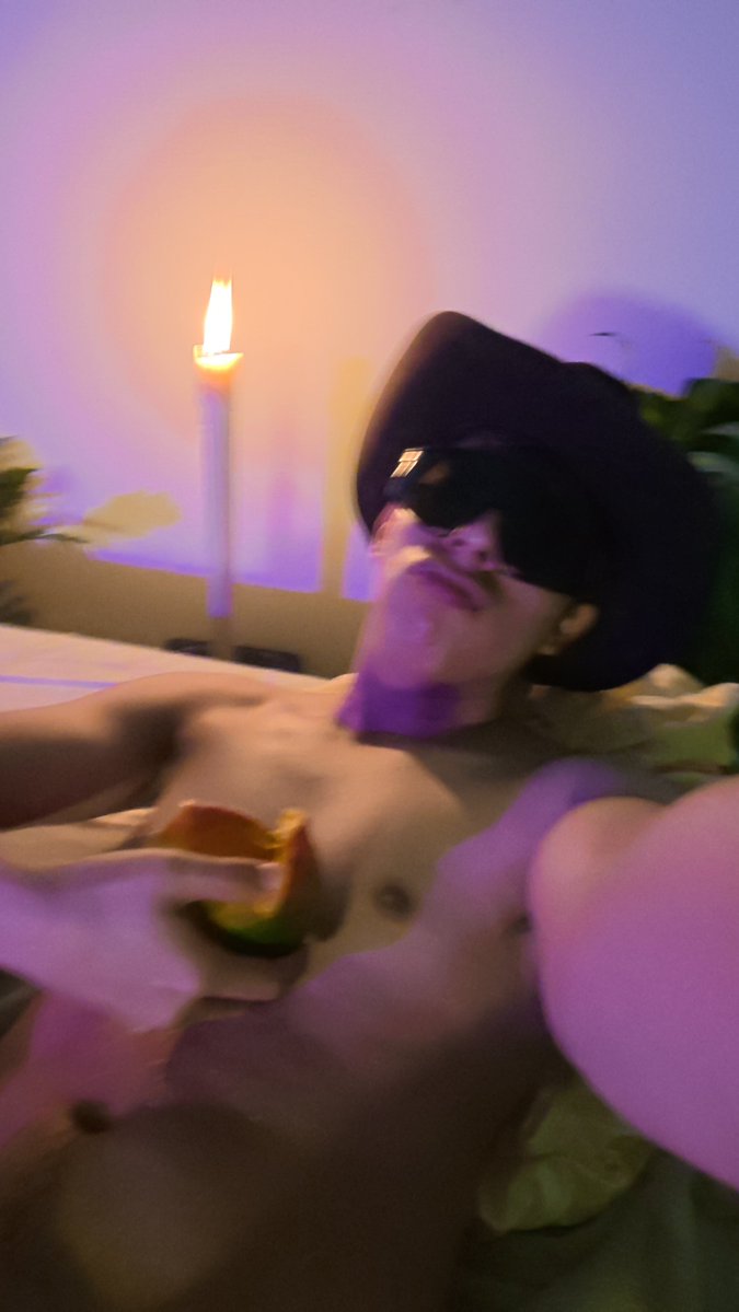 JulioRexxx's tweet photo. 🚨Me cogí un mango 🥭 https://t.co/tSyXwCy9rm