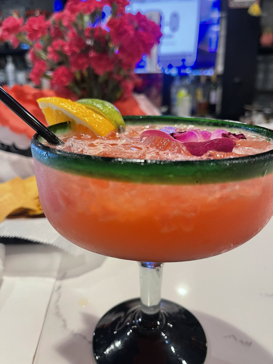dianneyekel's tweet photo. A yummy watermelon margarita after a pretty rough start to the week. https://t.co/JJsruuPLJ5