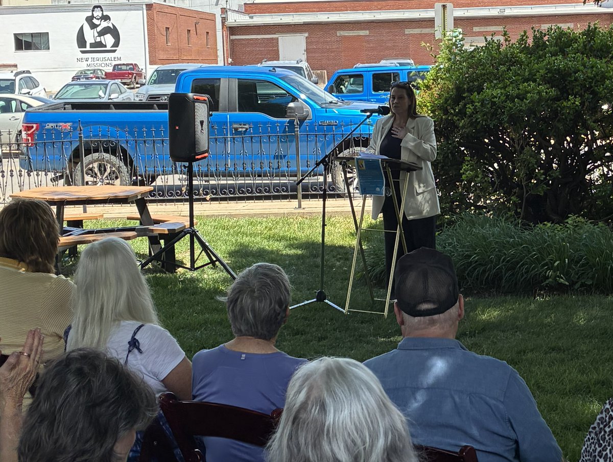 ElectJenDay's tweet photo. Thank you to the Harvey County Democratic Party for letting Jennifer come out to Newton and meet with some amazing people who are super committed to supporting our elections and voting rights in Kansas! https://t.co/RMPDaz3MqJ