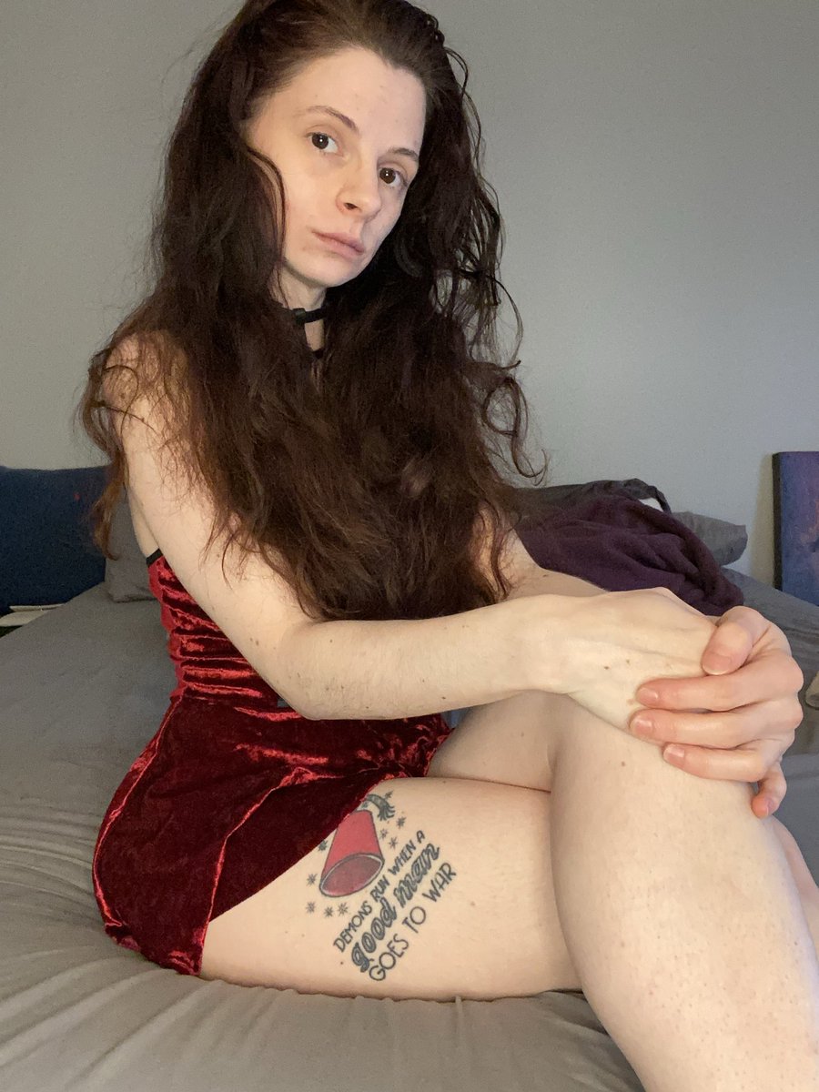 Vansforsalenev1's tweet photo. 🖤
https://t.co/YkcLO6CiuO…
•
#onlyfansgirls #onlyfanz #onlyemo #onlyfansbabe #followme #emogirl #onlyfansemo #onlyfanselite #heart #fishnets #horrorchick #velvet #onlyfanmodel #love #fuck #onlyfanspetite #onlyfansxx #spookymonth #allyearround #shorthair #redhead #meow #onlyf https://t.co/AB0HWRCY8q