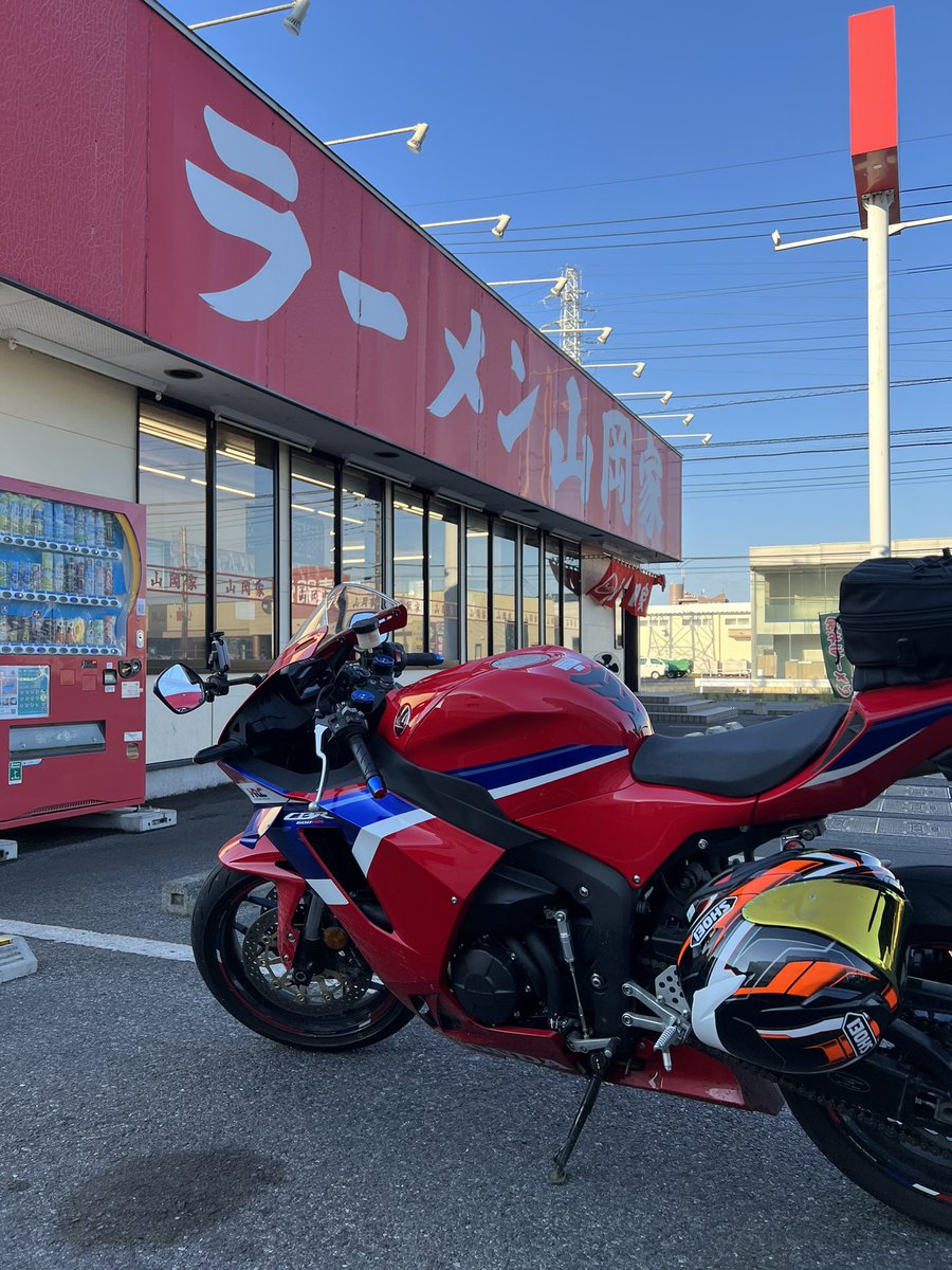 cbr600rrhirokun's tweet photo. 朝早く起きることが出来たので、仕事行く前に超久しぶりのおバイク😊😊、風をきるとやっぱり楽しい。
山岡家で朝ラーして帰ってきた^_^
#CBR600RR ＃朝活　＃朝ラー　＃山岡家 https://t.co/z7753pQfP0