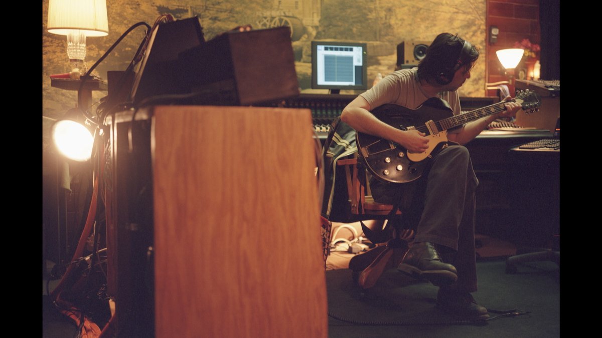 『悲しくて美しい世界 / THIS IS SPARKLEHORSE』公式 tweet media