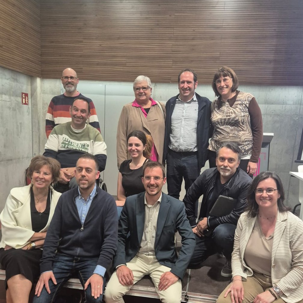 ERC_IGUALADA's tweet photo. ERC Igualada avança.
Roger Rodrigo serà el candidat d’ERC a les municipals del 2027 i Joan Requesens assumeix la presidència d’una executiva renovada i plural per impulsar una nova etapa republicana a la ciutat.

#Igualada #Anoia #ERCIgualada #Municipals2027 #FemIgualada https://t.co/4eolQfgYAg
