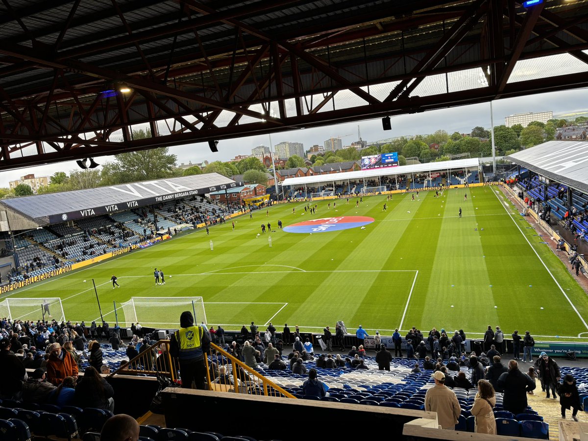 ianrobbo83's tweet photo. Up the “been fine all week, walked in the ground, saw the pitch nervous as hell now” Hatters
#StockportCounty https://t.co/X3OYsCwwJi