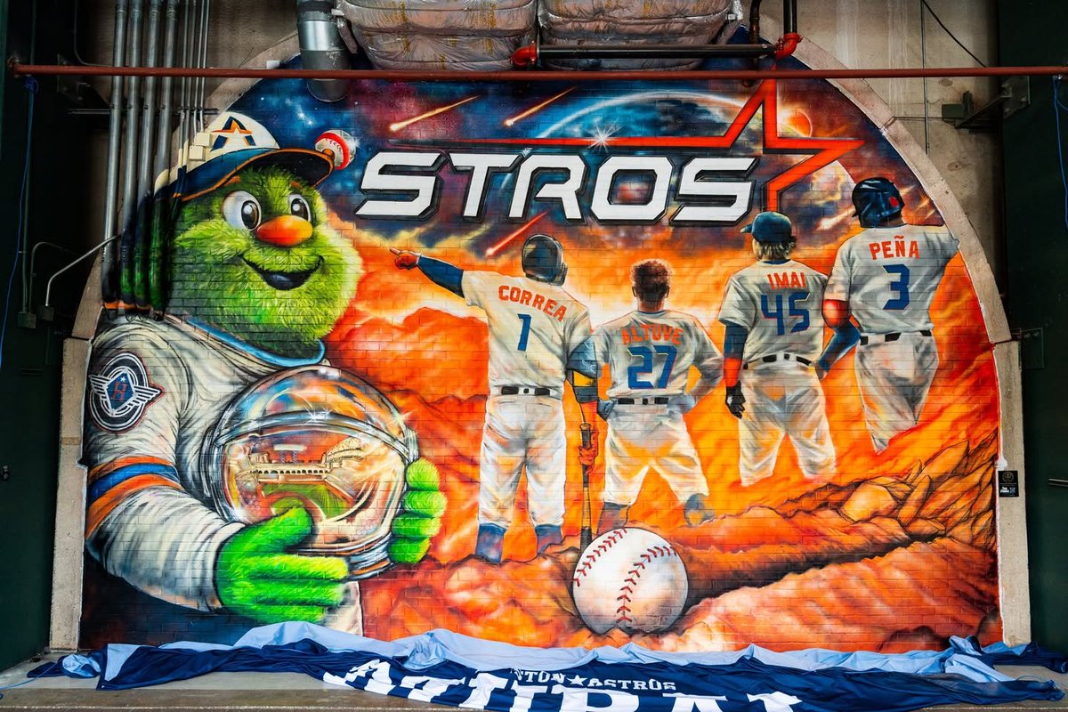 AdrianColchado's tweet photo. @igTXSalazar This is the mural I'm referring too. It's inside the ballpark. https://t.co/ibTk2OHc0n