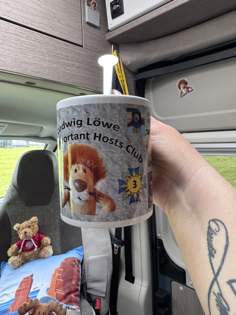 KauaGC's tweet photo. Heute erstmal die neue Tasse eingeweiht ☕️ Liebe Grüße an Alle und ganz speziell @Ludwig_Loewe  #unterwegs_mit_Jumpy https://t.co/HUa6e4HsQd