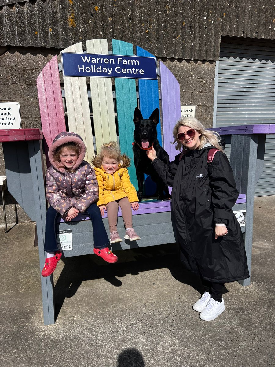 TOTALK9KENNELS's tweet photo. Photos sent in of Brooklyn enjoying family life.

A well balanced protection dog should not only provide security and deterrence, but also fit naturally into everyday family life.

#GermanShepherd #ProtectionDog #FamilyDog #TotalK9 #WorkingLineGermanShepherd https://t.co/5MrH9FMBVu