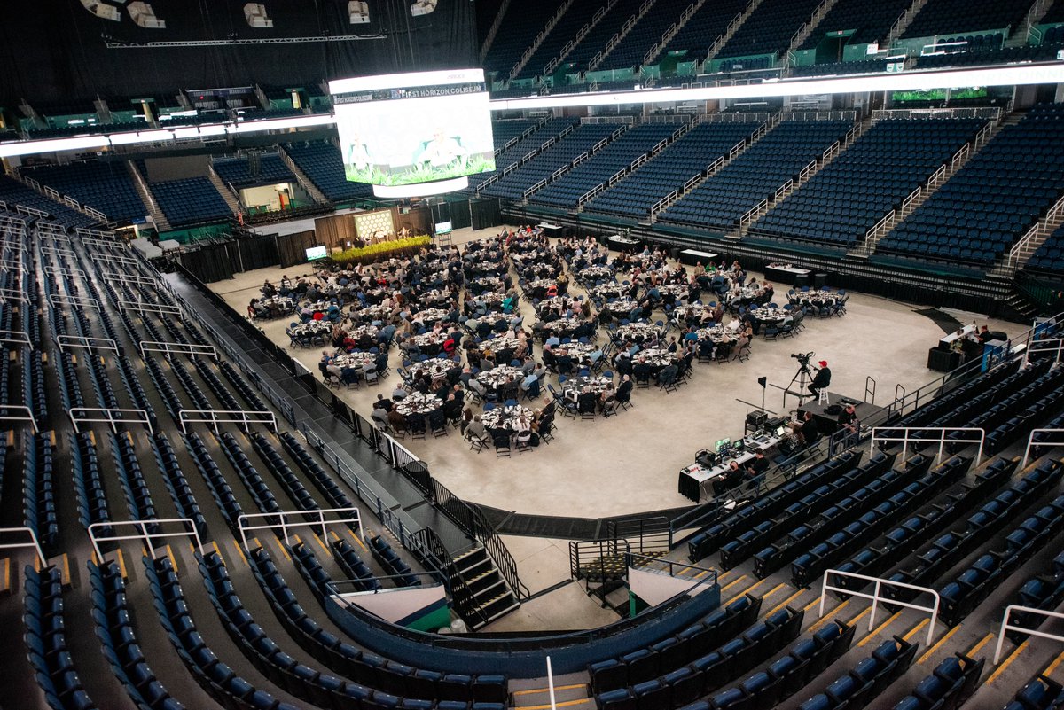 GSOSportCouncil's tweet photo. Thanks to former @hornets executive Fred Whitfield and star PG Muggsy Bogues for joining us at the 2026 Fred Barakat Sports Dinner!

Proceeds from the event benefitted the Greensboro Aquatic Center's Learn to Swim Program. https://t.co/XV9IsgNS35